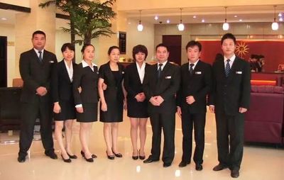 酒店人服務(wù)禮儀180項 打造卓越服務(wù)體驗